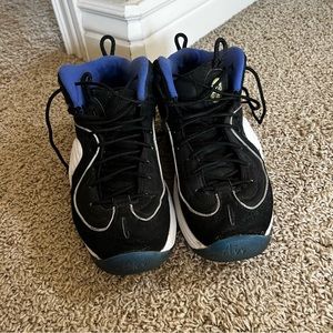 2008 Nike Penny Hardaway 2 Black/ Royal colorway. Good condition size 9.5